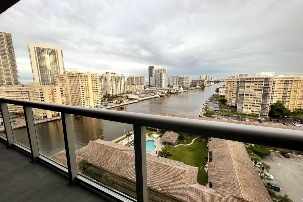 Beachwalk 1B 1B Incredible View Apartment 14 A Hallandale Beach Exterior photo