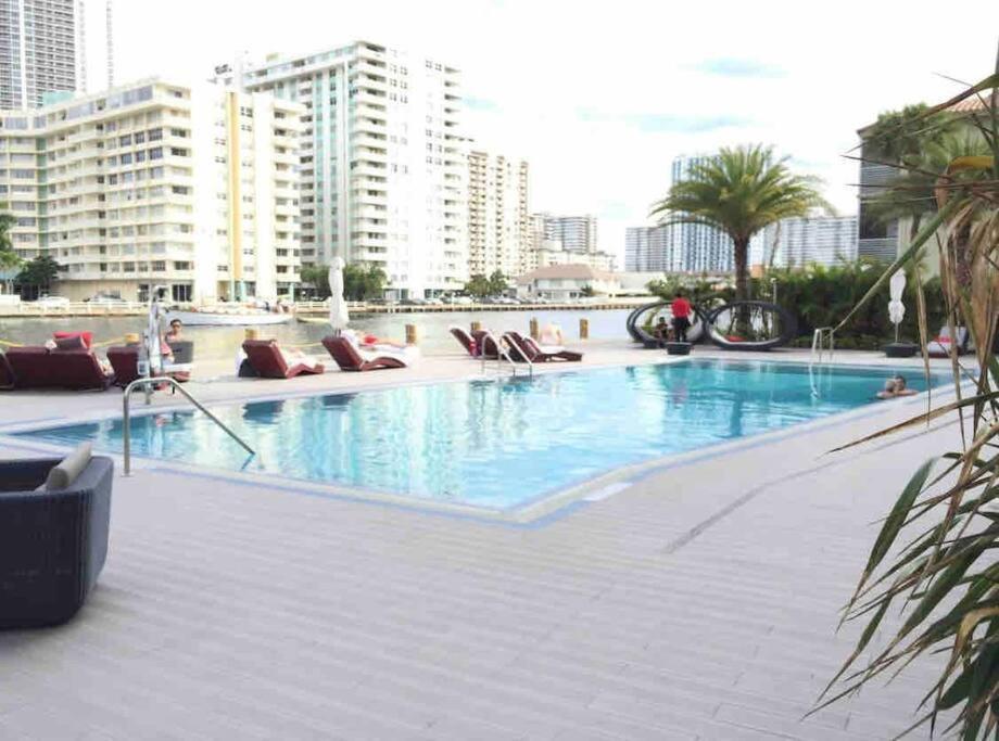 Beachwalk 1B 1B Incredible View Apartment 14 A Hallandale Beach Exterior photo